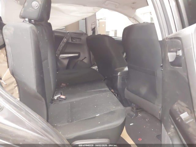 JTMBFREV9HJ132888 Toyota RAV4 LE