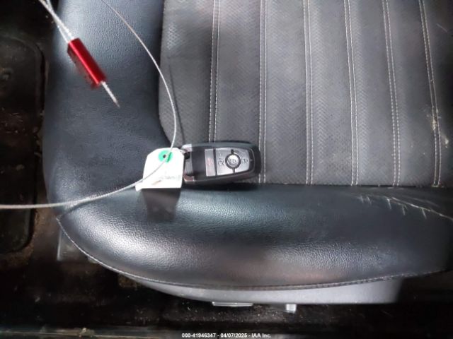 3FA6P0T95HR144371 Ford FUSION SE