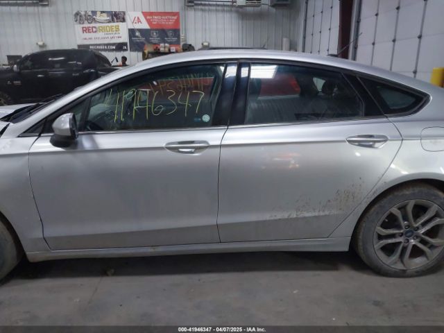 3FA6P0T95HR144371 Ford FUSION SE