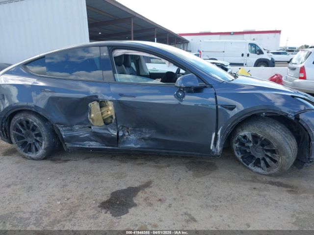 7SAYGAEE6NF341827 Tesla Model Y Long Range Dual Motor All-wheel Drive