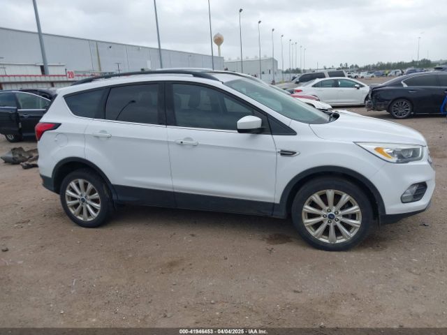 1FMCU0HDXKUB57261 Ford ESCAPE SEL