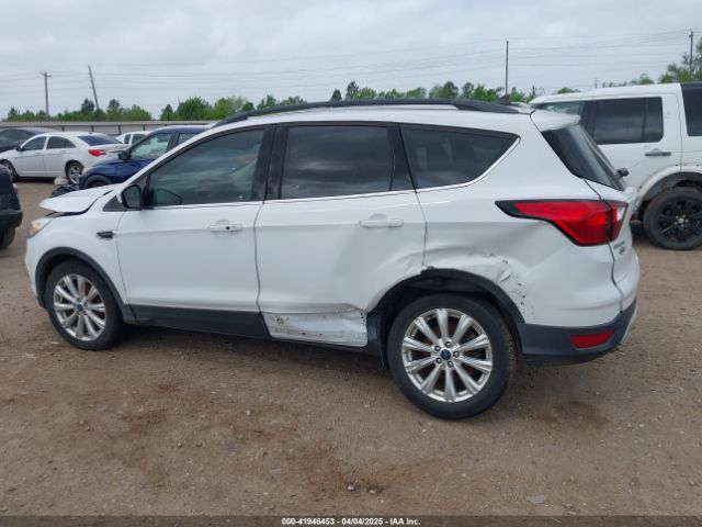 1FMCU0HDXKUB57261 Ford ESCAPE SEL
