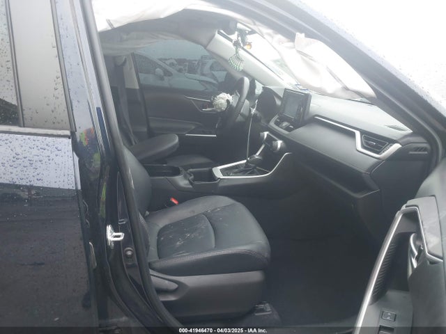 2T3C1RFV5NW207438 Toyota Rav4 Xle Premium