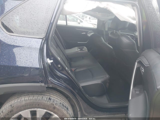 2T3C1RFV5NW207438 Toyota Rav4 Xle Premium