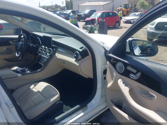 55SWF4JB4GU146475 Mercedes-Benz C 300 Luxury/sport