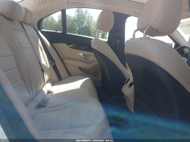 55SWF4JB4GU146475 Mercedes-Benz C 300 Luxury/sport