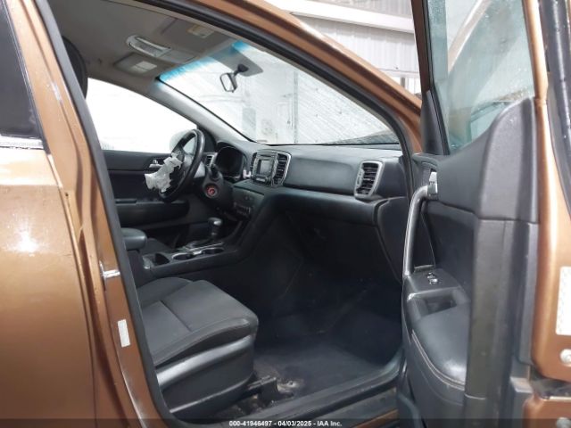 KNDPMCAC9J7403108 KIA Sportage Lx