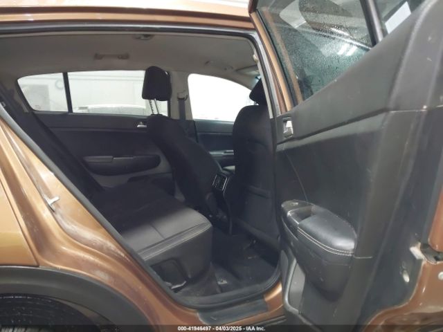 KNDPMCAC9J7403108 KIA Sportage Lx