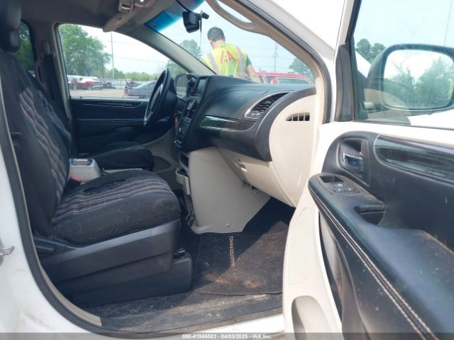 2C4RC1BG0ER437265 Chrysler Town & Country Touring