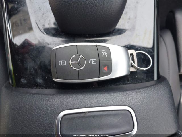 WDD3G4FB9LW037998 Mercedes-Benz A 220 4matic