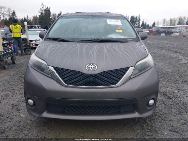 5TDXZ3DC0HS800493 Toyota Sienna Se 8 Passenger