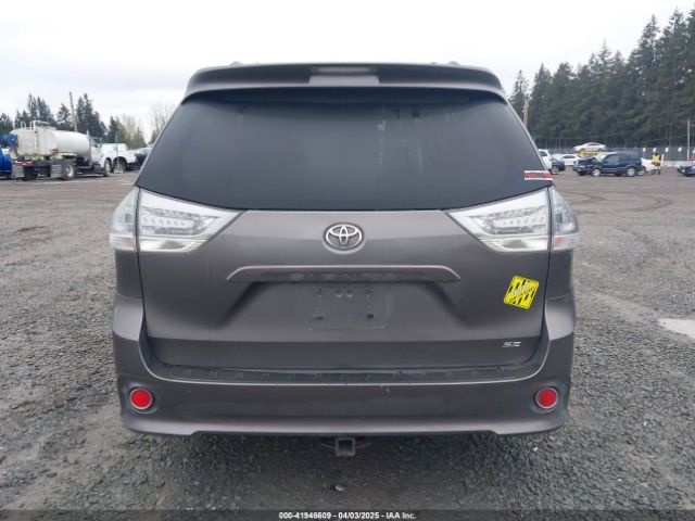 5TDXZ3DC0HS800493 Toyota Sienna Se 8 Passenger