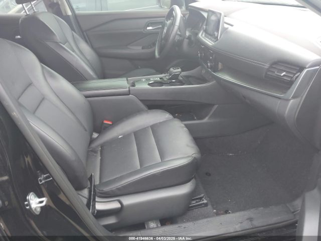 5N1BT3BA1NC724501 Nissan Rogue Sv Fwd