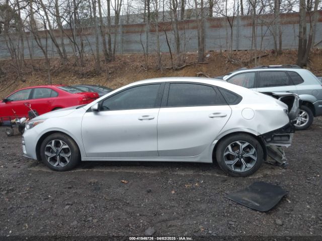 3KPF24AD5ME284641 KIA Forte Lxs