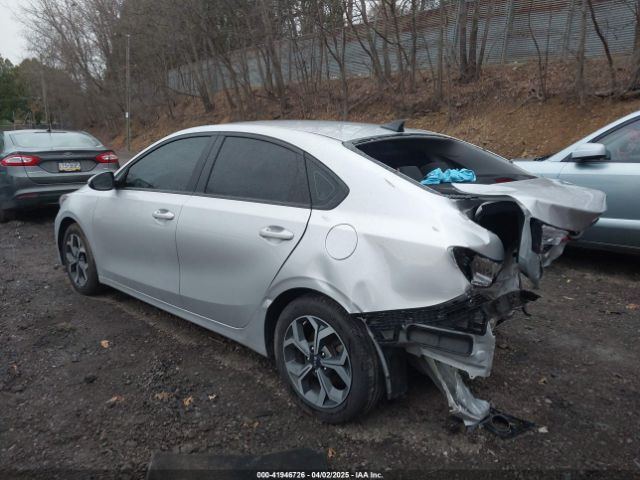 3KPF24AD5ME284641 KIA Forte Lxs
