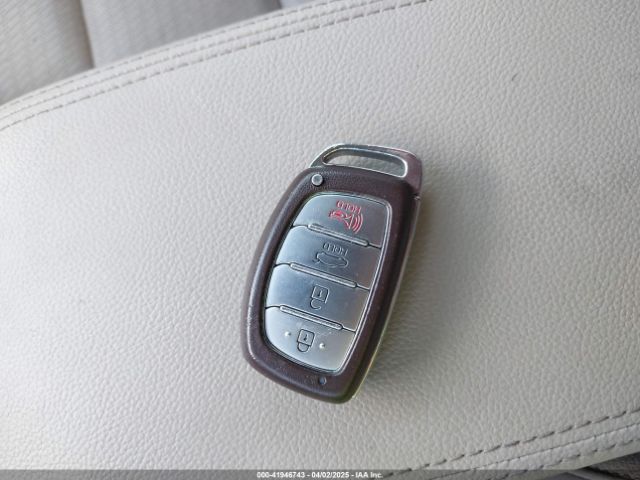 5NPD84LFXHH205678 Hyundai Elantra Limited