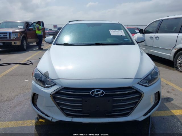5NPD84LFXHH205678 Hyundai Elantra Limited