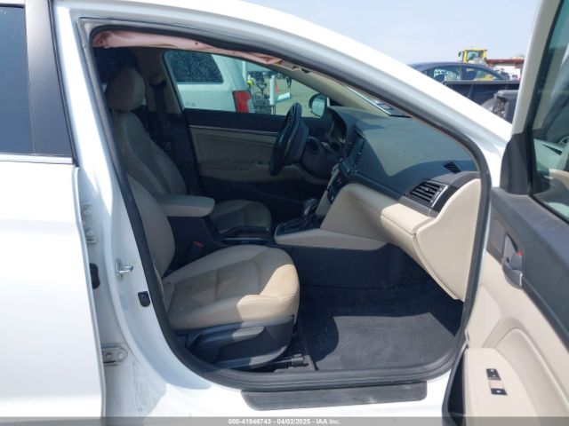 5NPD84LFXHH205678 Hyundai Elantra Limited