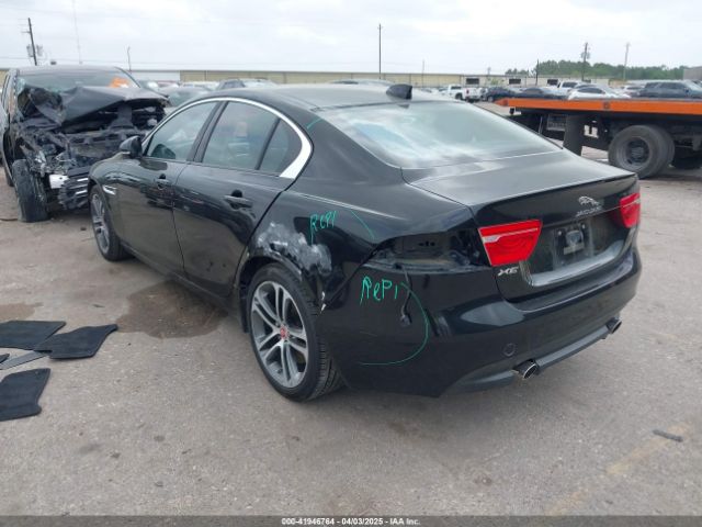 2017 JAGUAR XE SAJAD4BV4HA967839 Photo 2