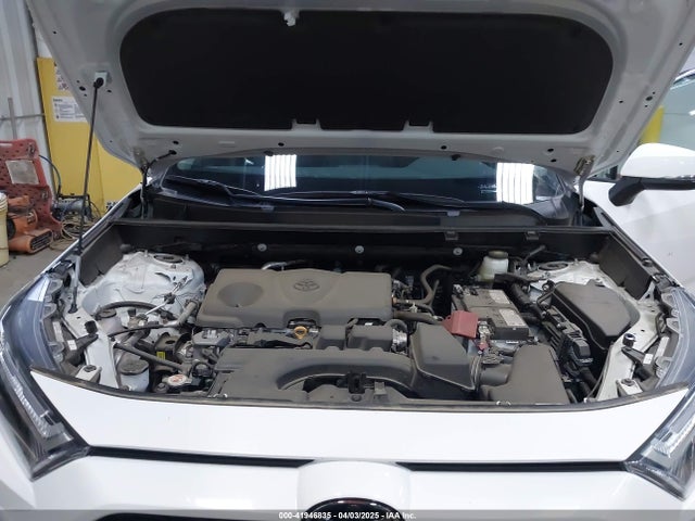 2T3P1RFV1RC454870 Toyota Rav4 Xle