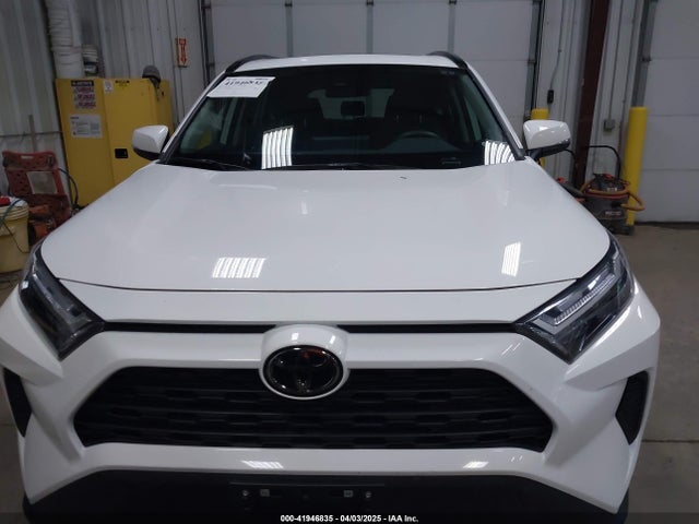 2T3P1RFV1RC454870 Toyota Rav4 Xle