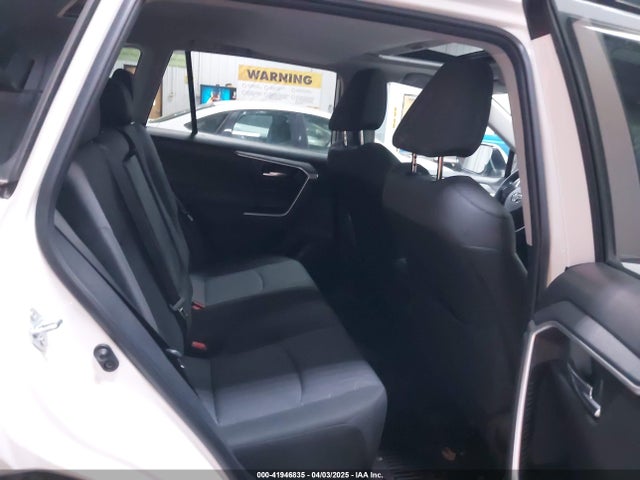 2T3P1RFV1RC454870 Toyota Rav4 Xle