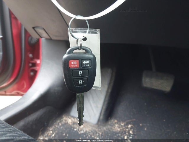 2T1BURHE0JC013078 Toyota COROLLA LE