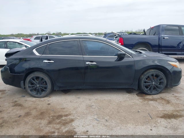1N4AL3AP2HN360514 Nissan Altima 2.5 Sr