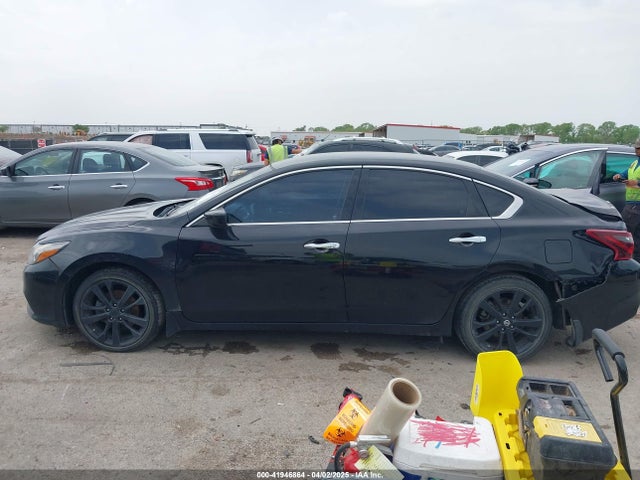 1N4AL3AP2HN360514 Nissan Altima 2.5 Sr
