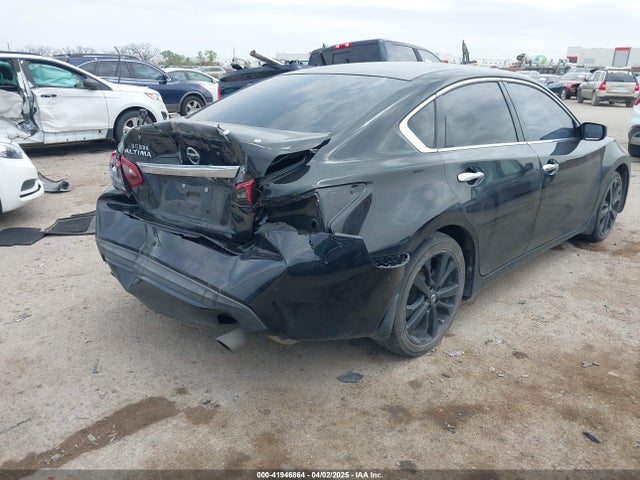 1N4AL3AP2HN360514 Nissan Altima 2.5 Sr