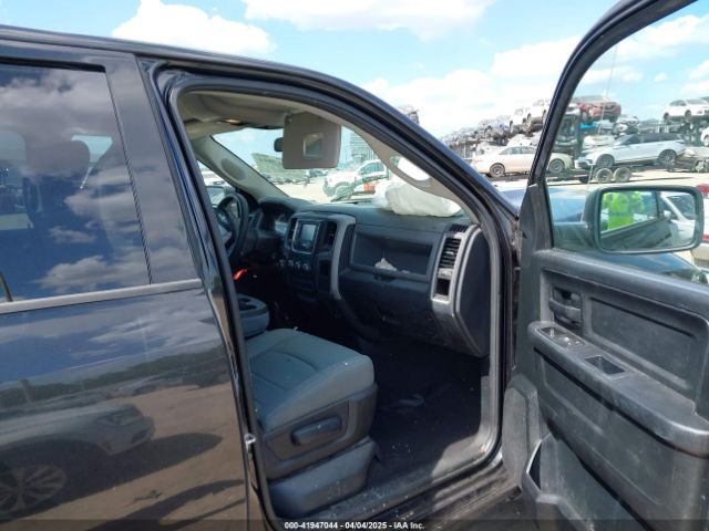 1C6RR6FG1HS524804 RAM 1500 Express  4x2 6'4 Box