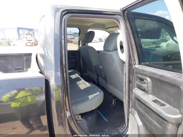 1C6RR6FG1HS524804 RAM 1500 Express  4x2 6'4 Box