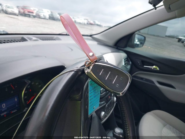 3GNAXKEV3KS584686 Chevrolet EQUINOX LT