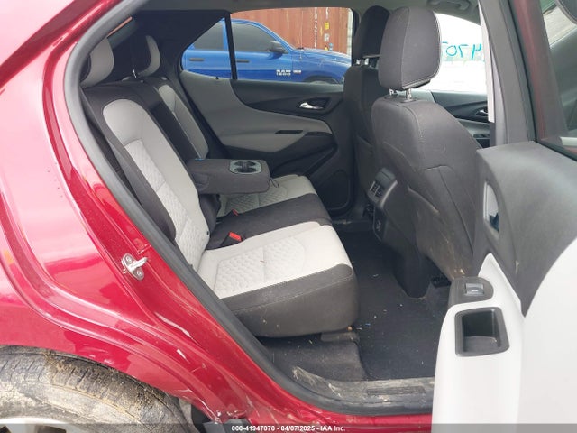 3GNAXKEV3KS584686 Chevrolet EQUINOX LT