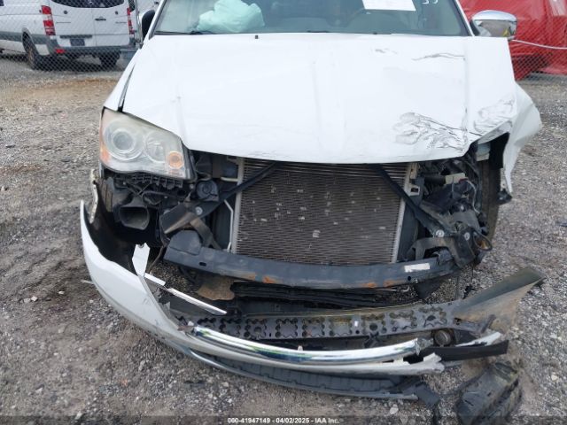 2C4RC1GG9ER116141 Chrysler Town & Country Limited