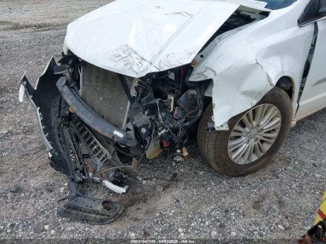 2C4RC1GG9ER116141 Chrysler Town & Country Limited