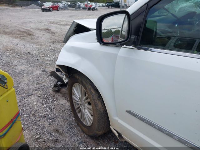 2C4RC1GG9ER116141 Chrysler Town & Country Limited