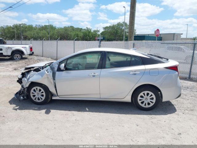 JTDKAMFU5N3184798 Toyota Prius Le