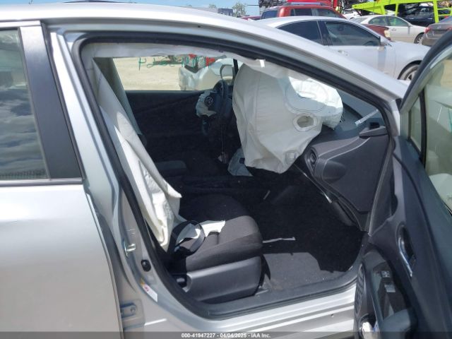 JTDKAMFU5N3184798 Toyota Prius Le