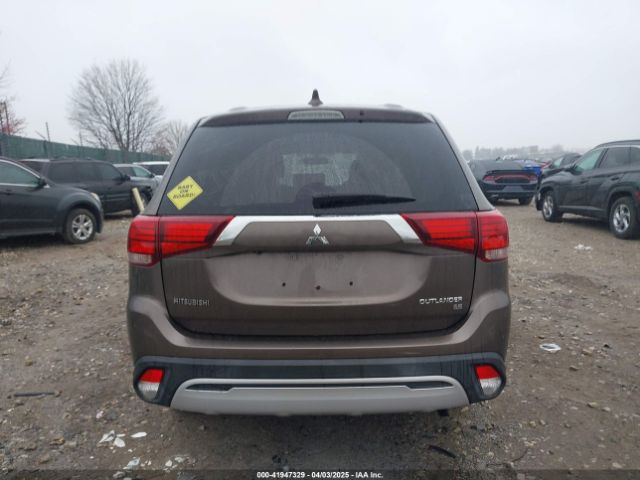 JA4AD3A32KZ005793 Mitsubishi Outlander Se