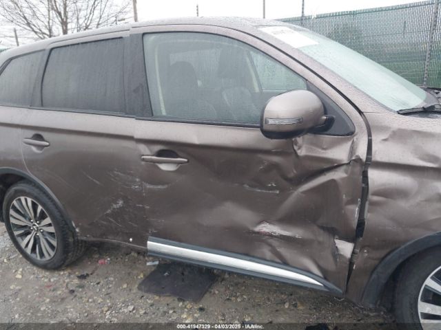 JA4AD3A32KZ005793 Mitsubishi Outlander Se