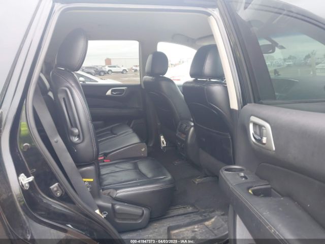 5N1DR2MM8HC690215 Nissan Pathfinder Sl