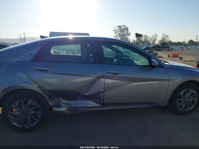 KMHLM4DJ0RU103156 Hyundai Elantra Hybrid Blue