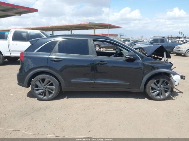 KNDCC3LC2H5068049 KIA NIRO EX