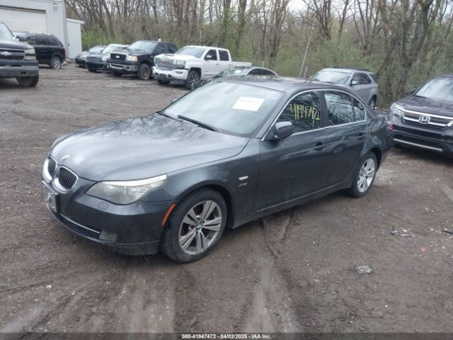 2010 BMW 528I WBANV1C58AC389360 Photo 1