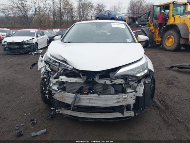 NMTKHMBX7LR118453 Toyota C-HR LE