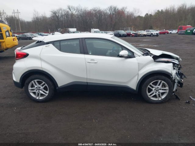 NMTKHMBX7LR118453 Toyota C-HR LE