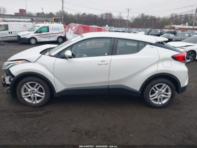 NMTKHMBX7LR118453 Toyota C-HR LE
