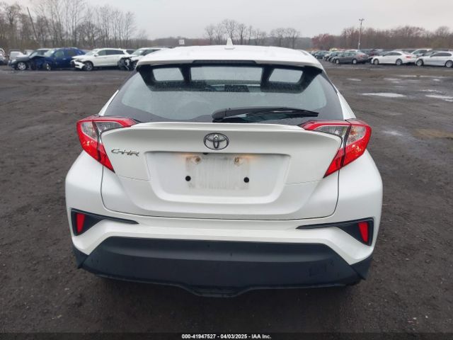 NMTKHMBX7LR118453 Toyota C-HR LE