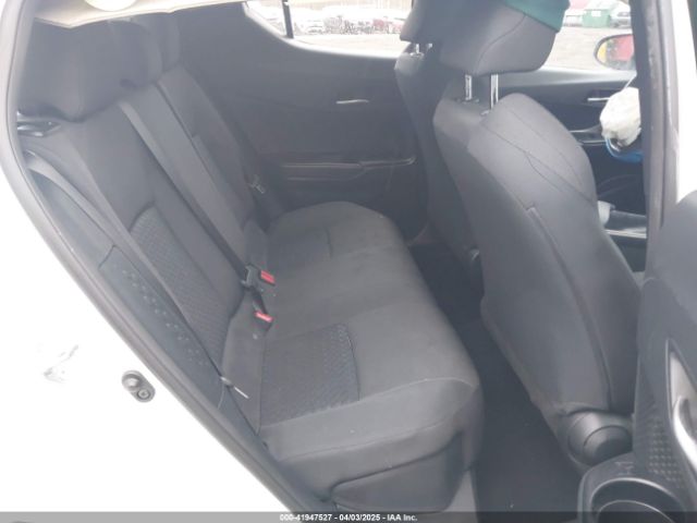 NMTKHMBX7LR118453 Toyota C-HR LE